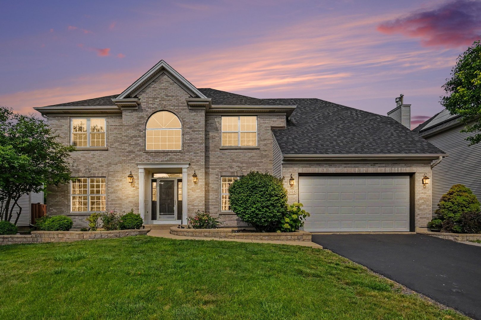 2095 Rockland Drive photo 2