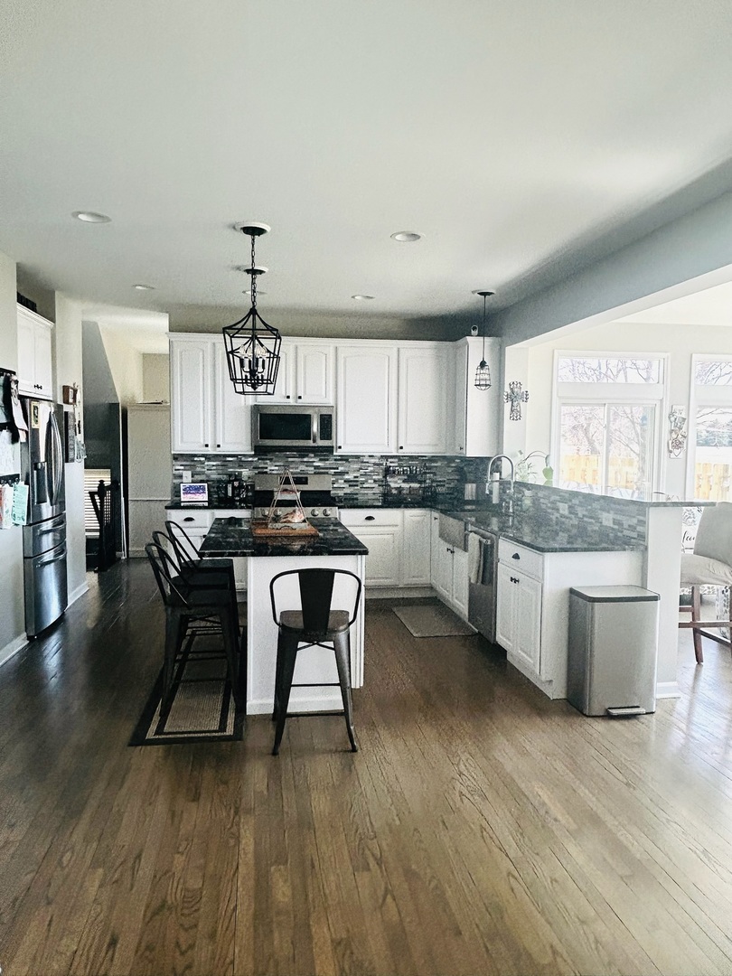 437 Raintree Drive photo 4