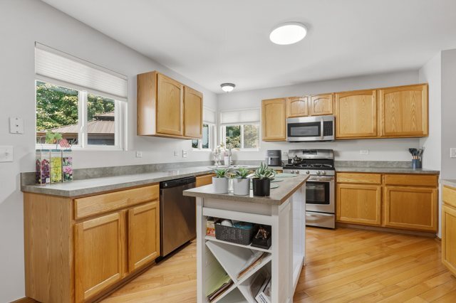 2306 Maple Ridge Drive photo 4