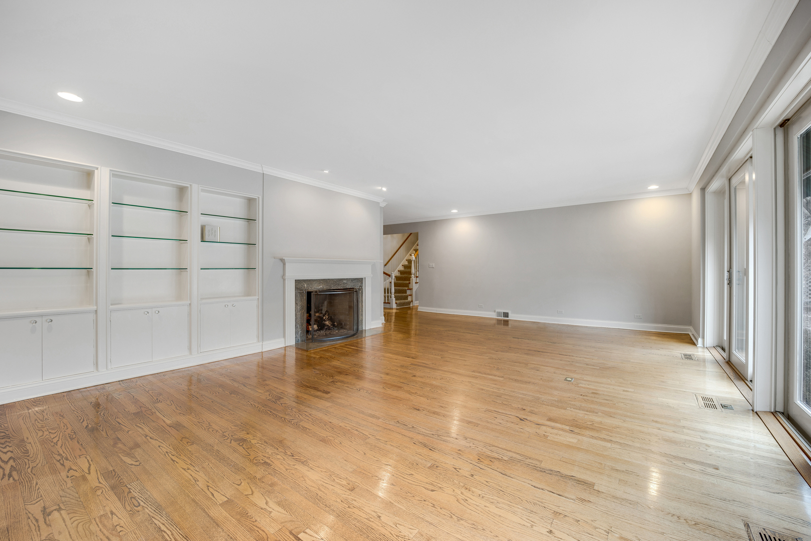 120 E 8th Street photo 3