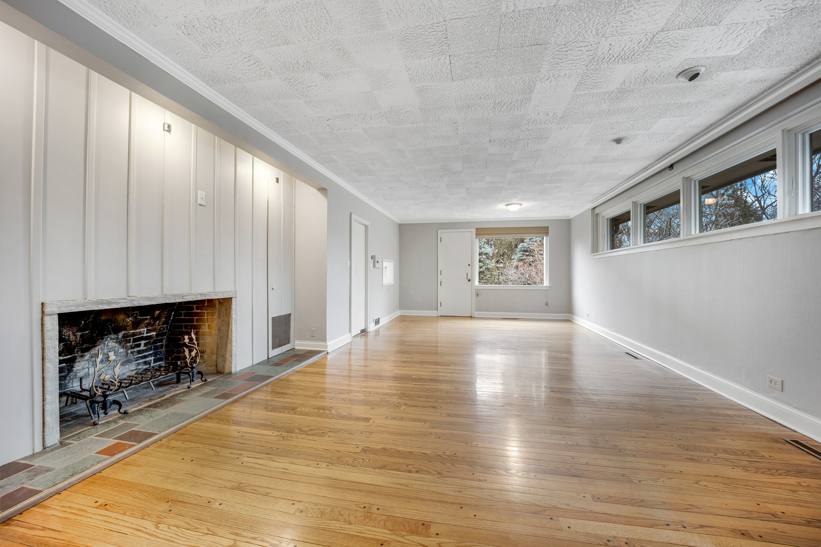 120 E 8th Street photo 4