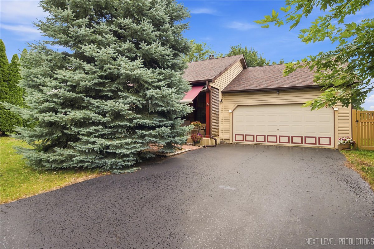 473 Barnaby Drive photo 2