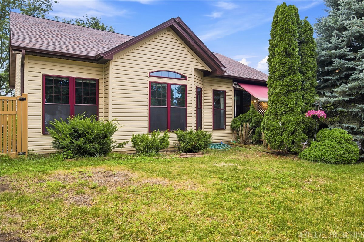 473 Barnaby Drive photo 3