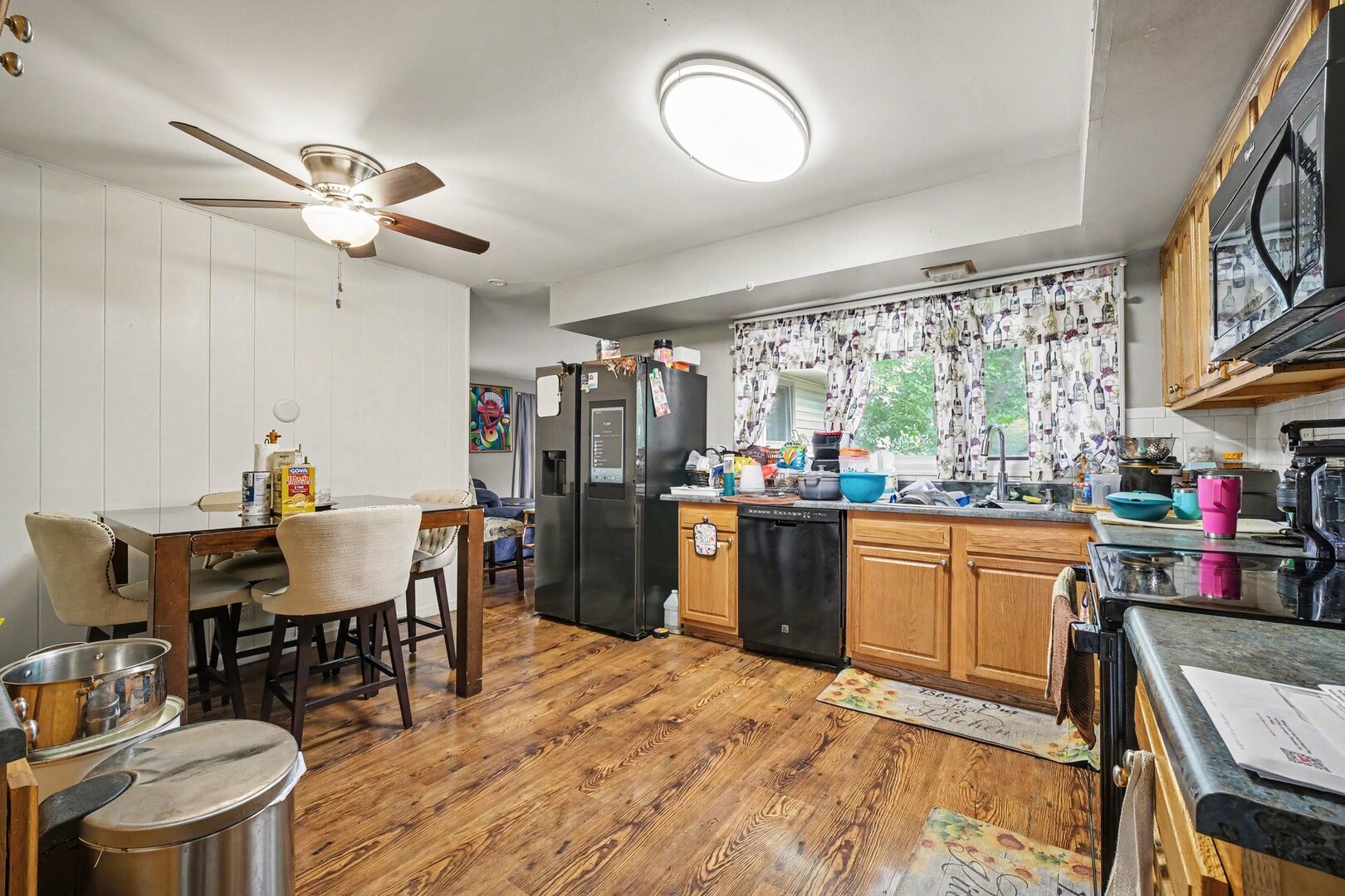 532 Carlyle Lane photo 5