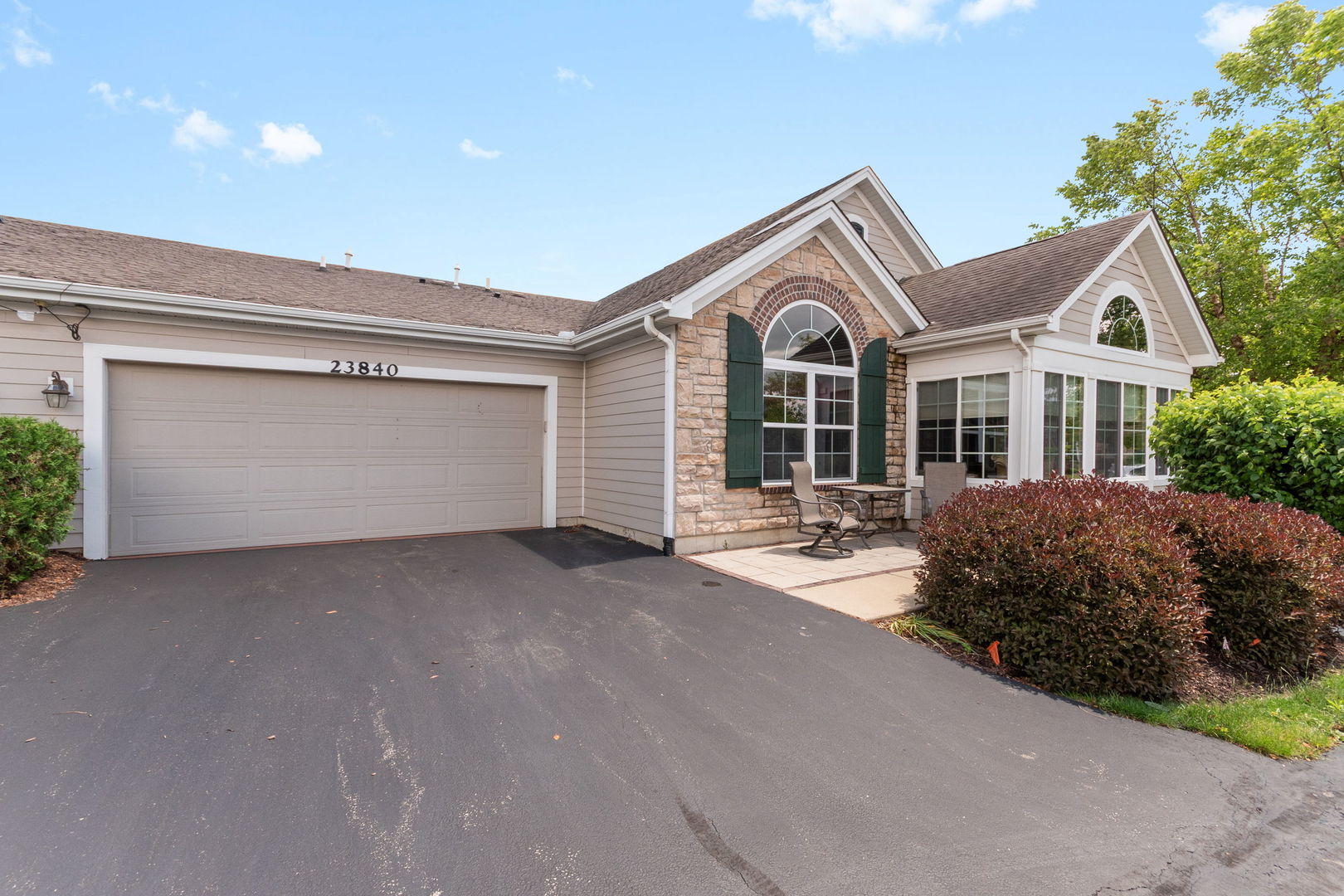 23840 W Dayfield Drive photo 2