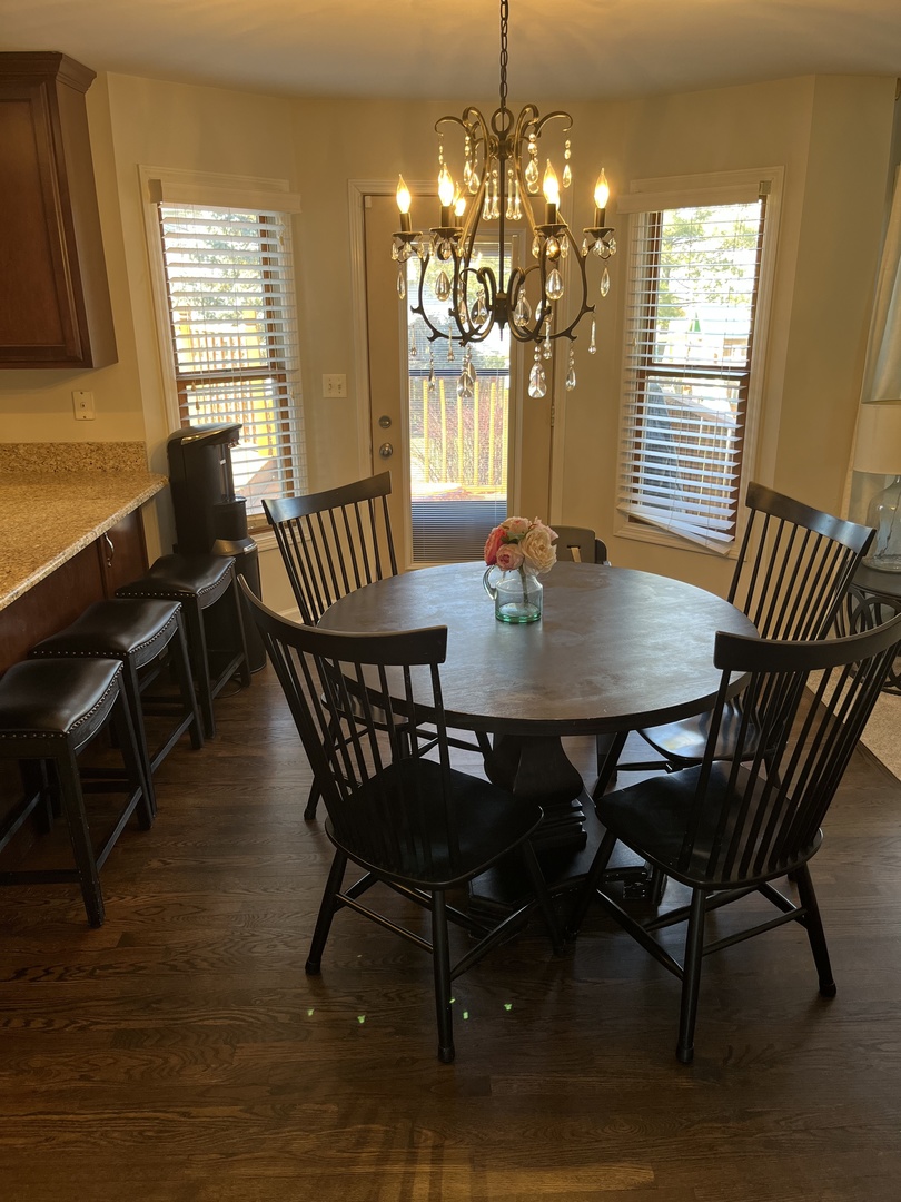 553 Danbury Drive photo 3