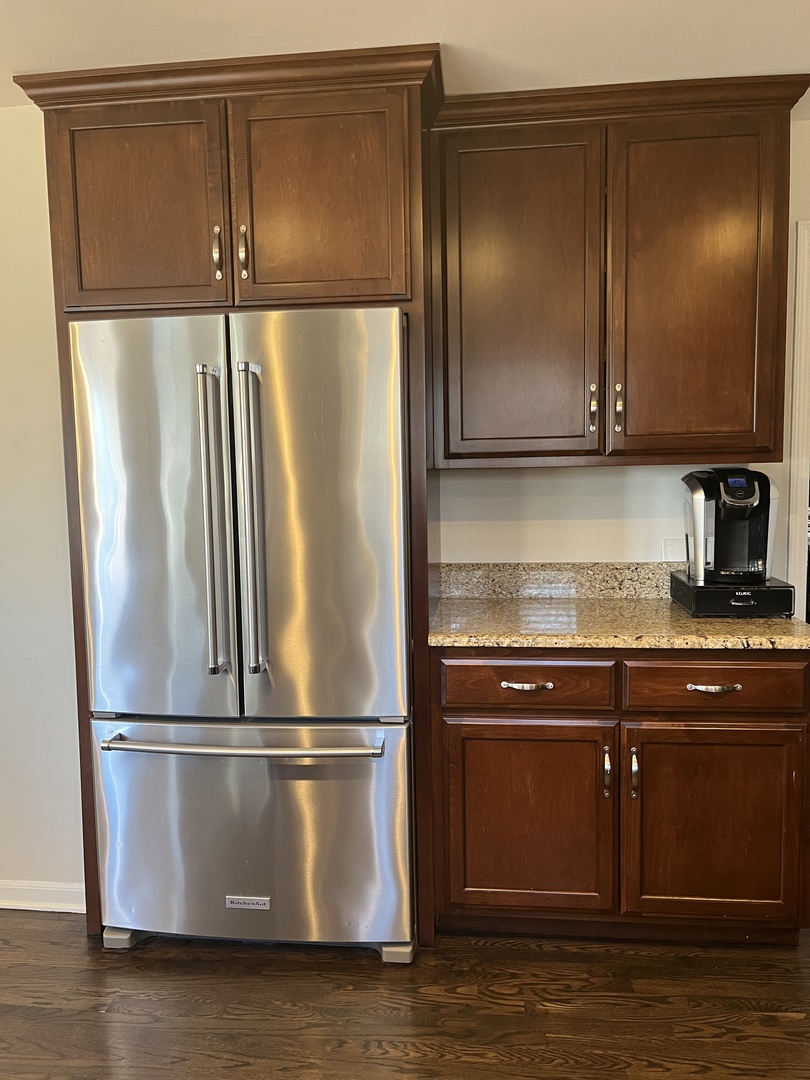 553 Danbury Drive photo 4