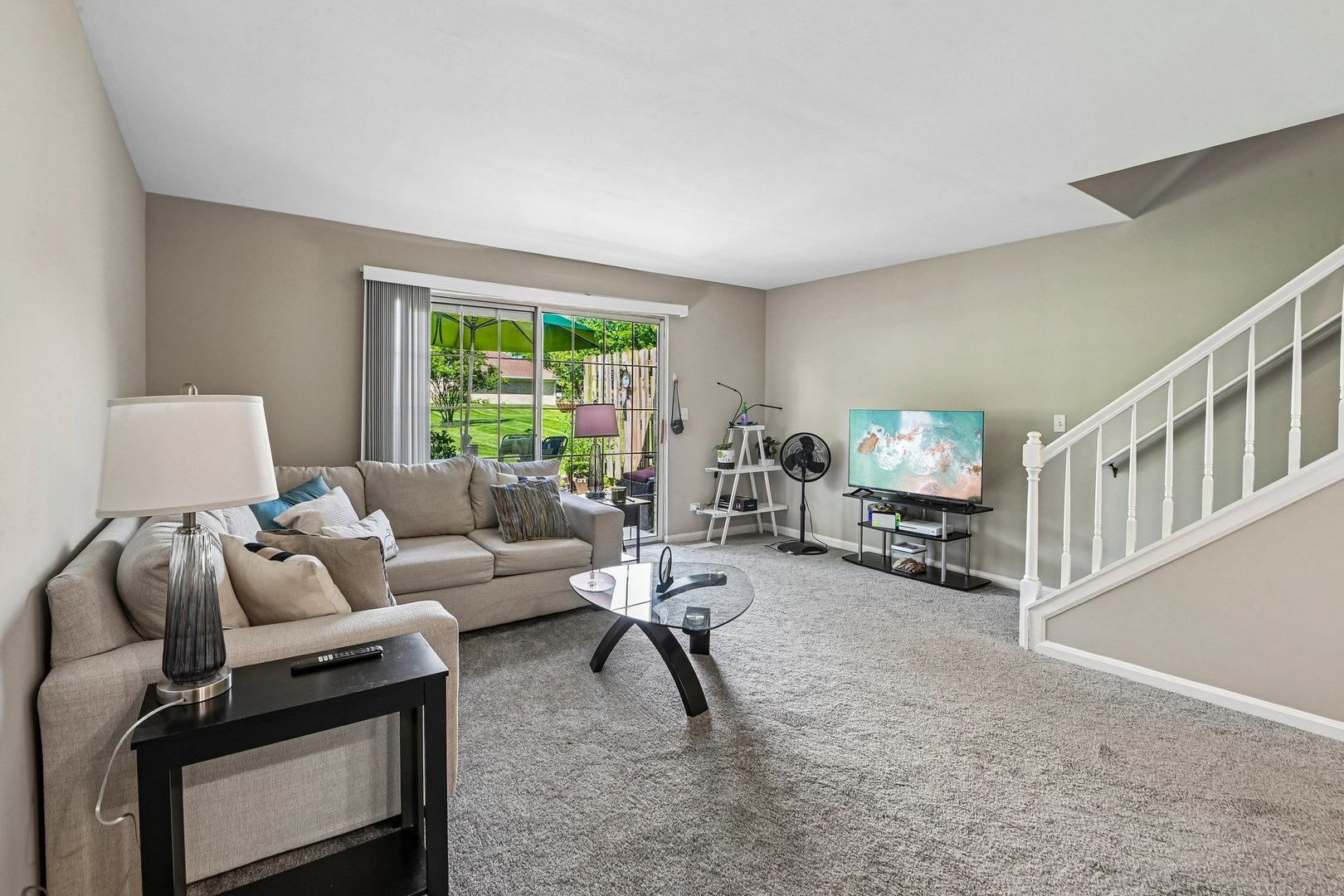 421 Lakeview Circle photo 3