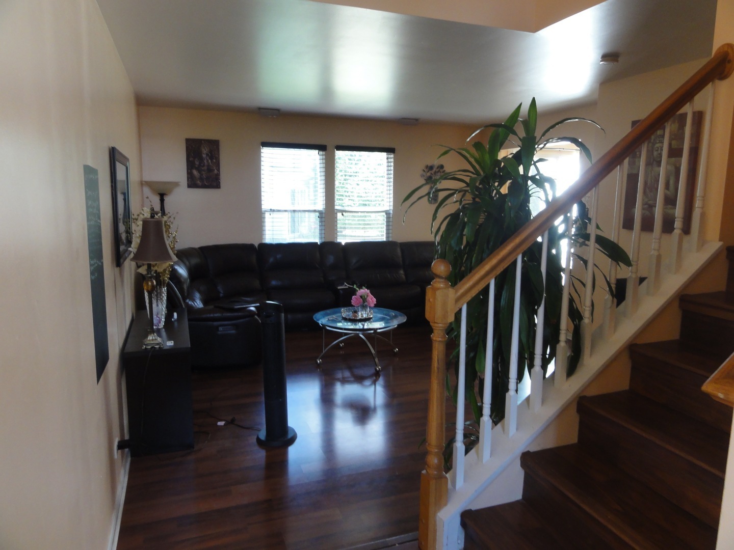 3156 Bromley Lane photo 2