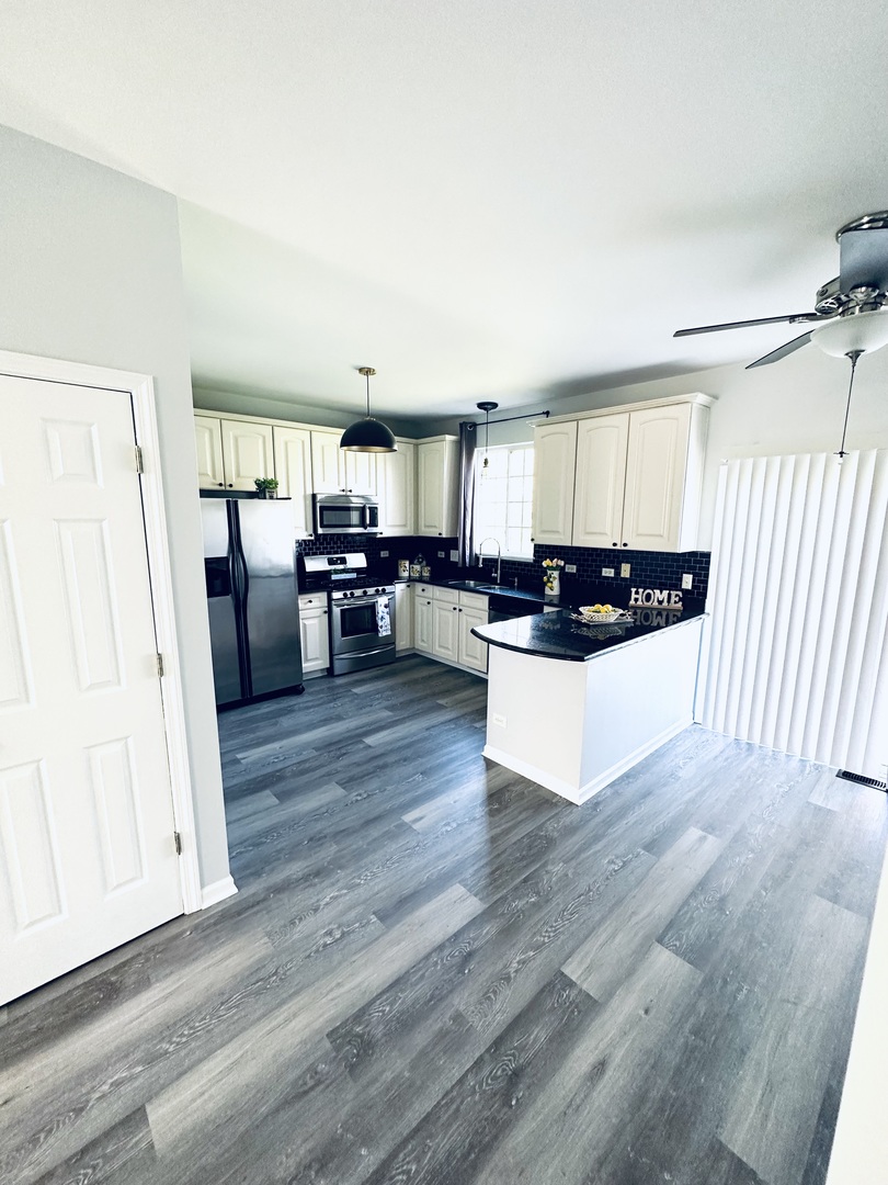2371 Lundquist Drive photo 4