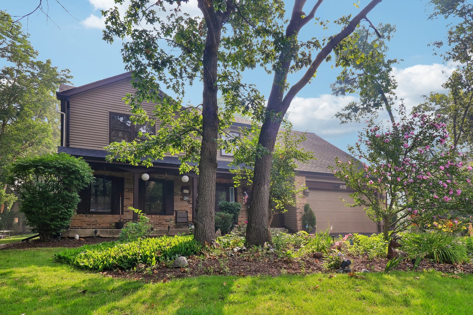 816 Bonnie Brae Lane photo 2