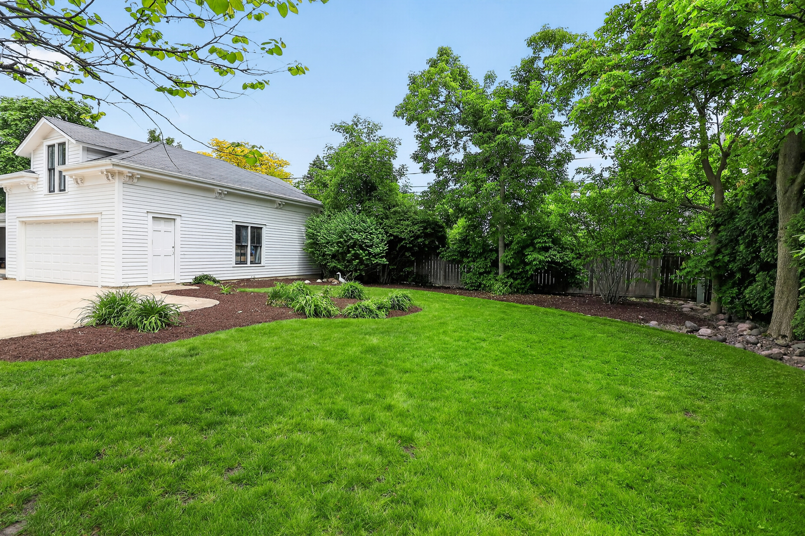 319 N Lincoln Street photo 5