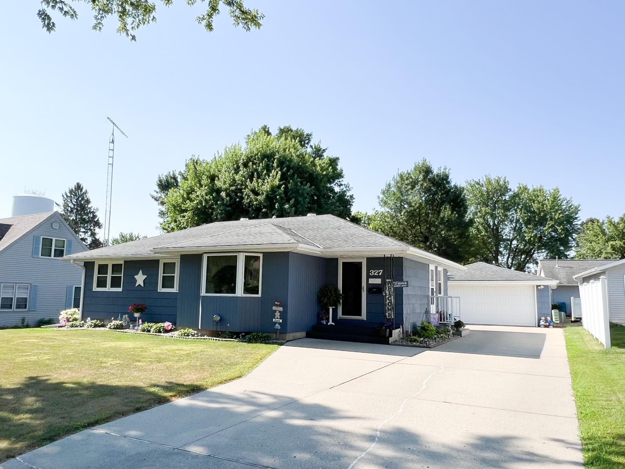 327 Olander Street, Worthington, MN 56187