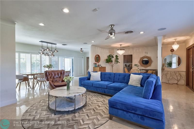 868 Barcelona Dr
