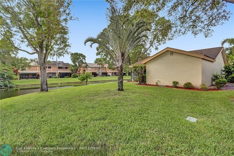 2/2 in Sawgrass Village I at The Township for sale 429,000