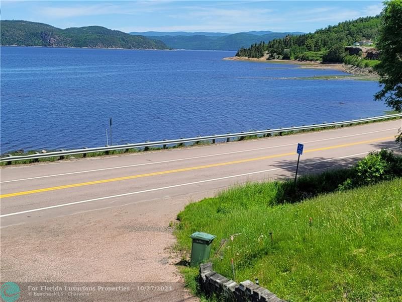 6975 S Blvd.de la Grande Baie Sud