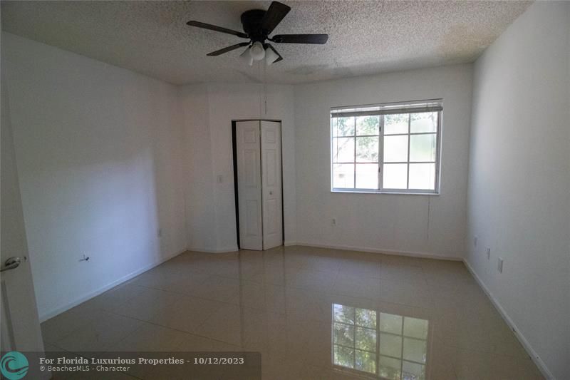 8000 N Nob Hill Rd 207, Tamarac MLSF10404487 Century Village