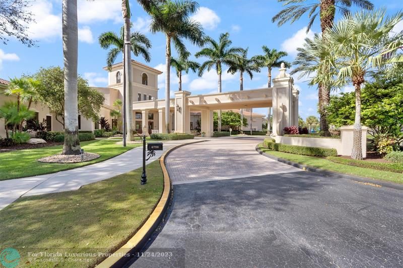 4/2.1 in Valencia Palms for sale 700,000