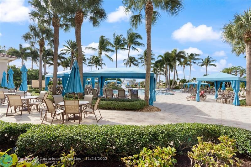 4/2.1 in Valencia Palms for sale 700,000