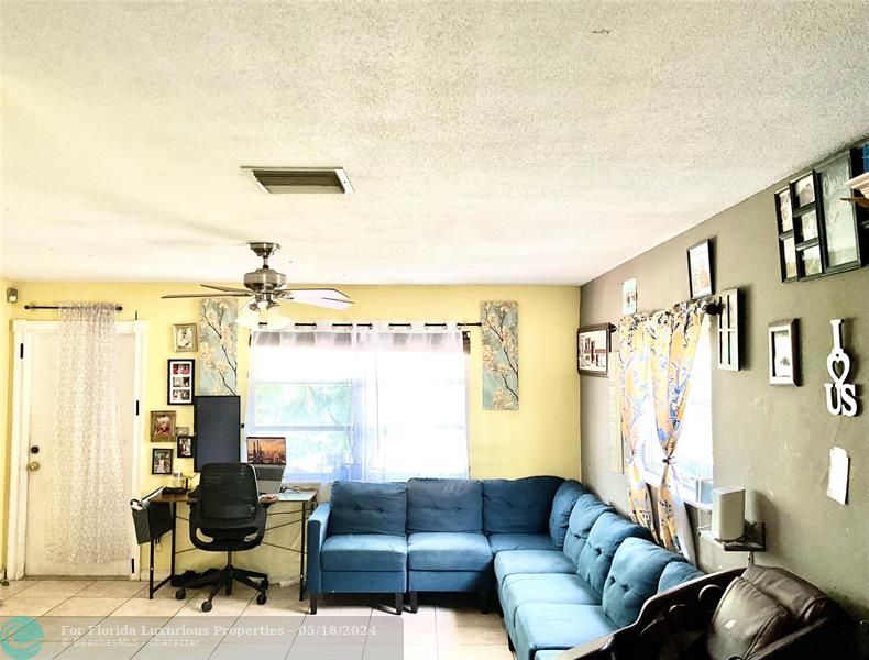 5708 NW 48th Ave, Tamarac MLSF10441165 Century Village Real