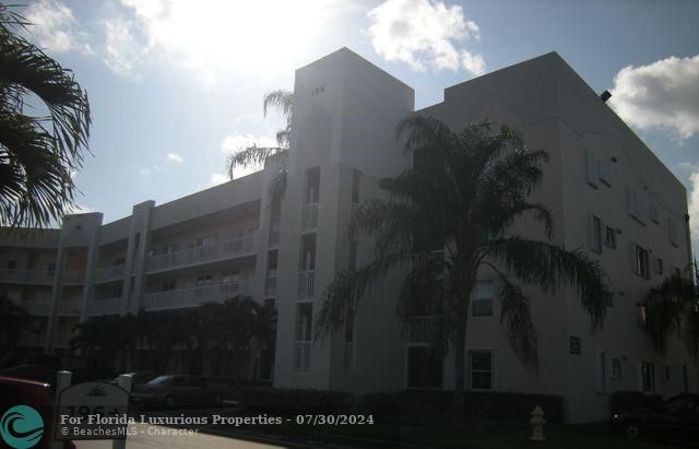 Photo: 16 of 39
