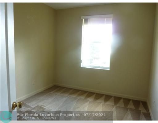Photo: 15 of 32