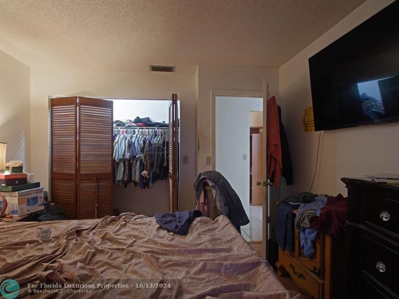 Photo: 14 of 24