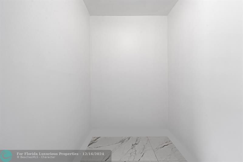 Photo: 26 of 27