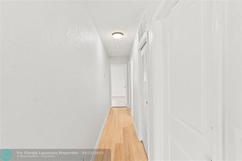 Photo: 7 of 32