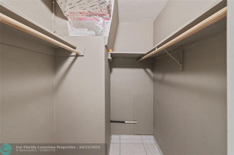 Photo: 11 of 21