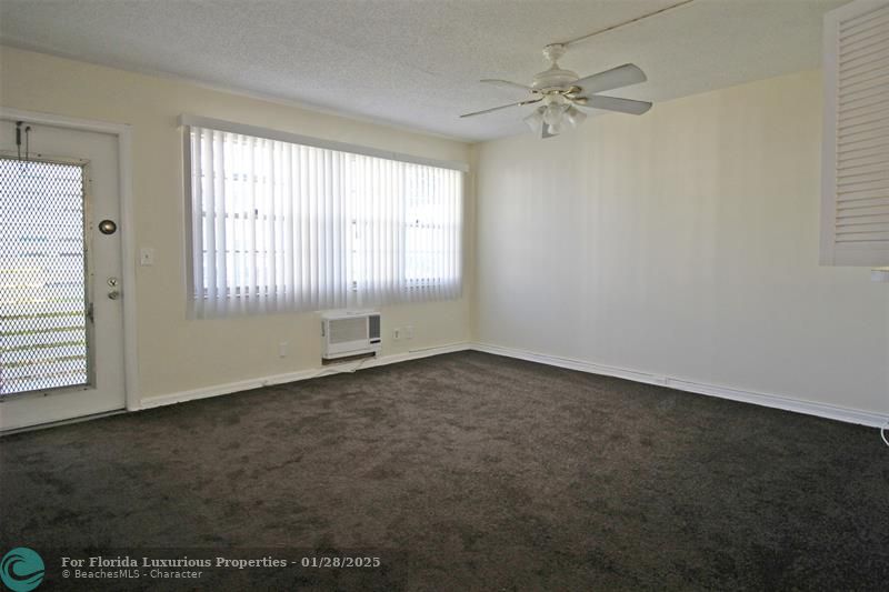 Photo: 2 of 84
