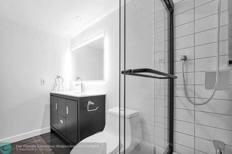 Photo: 29 of 34
