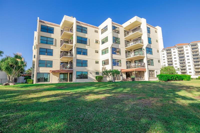 374 Golfview Rd #106