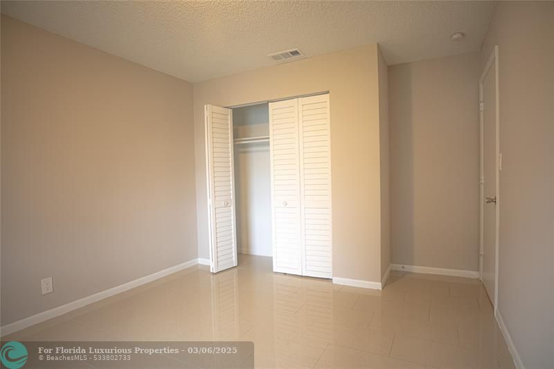 Photo: 15 of 24