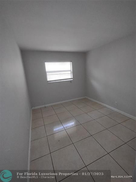 Photo: 20 of 24