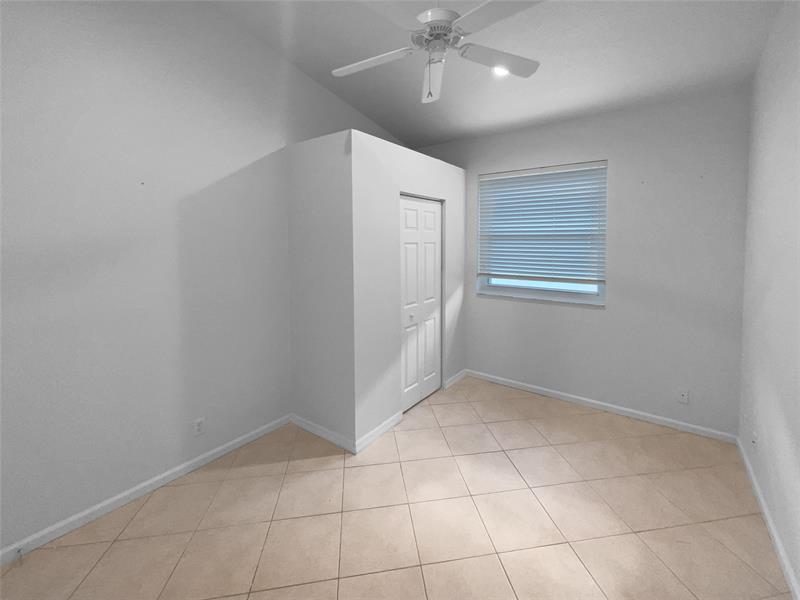 Photo: 20 of 26