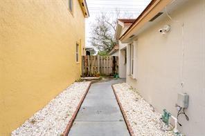 Photo: 4 of 38