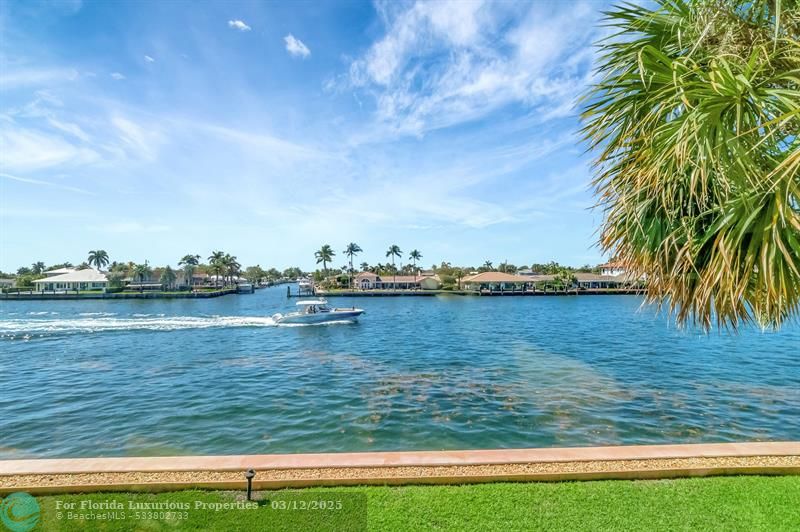 725 N Riverside Dr #205