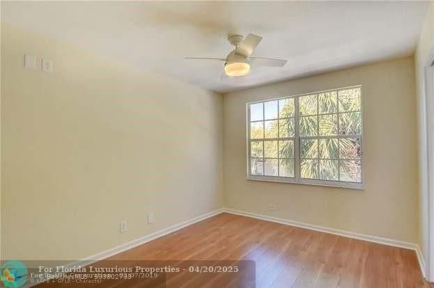 Photo: 20 of 24