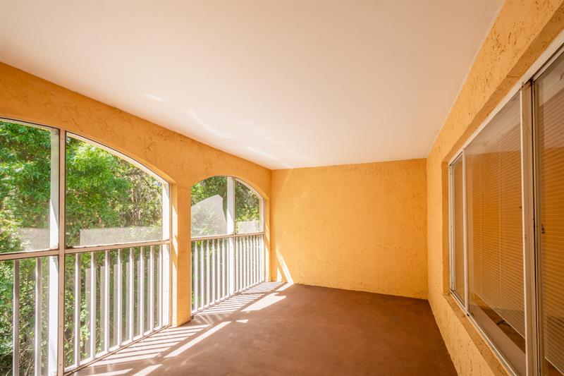 Photo: 17 of 22