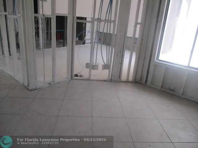 Photo: 7 of 19