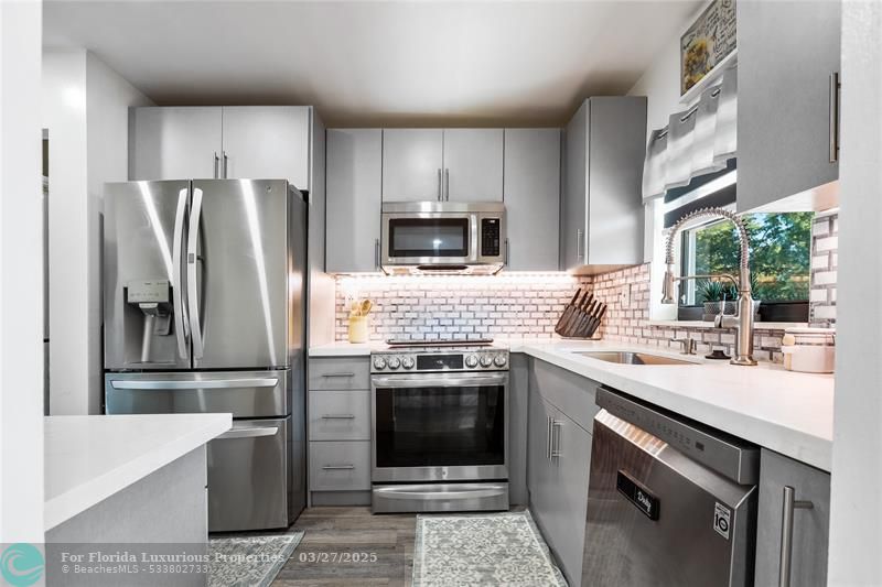 10123 Sunrise Lakes Blvd #307 - 33322 - FL - Sunrise