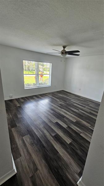 Photo: 7 of 21