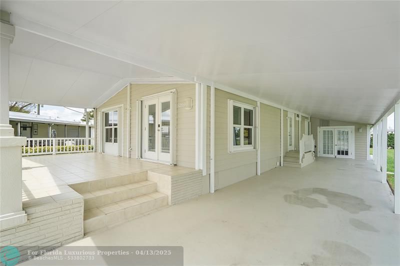 Photo: 15 of 27