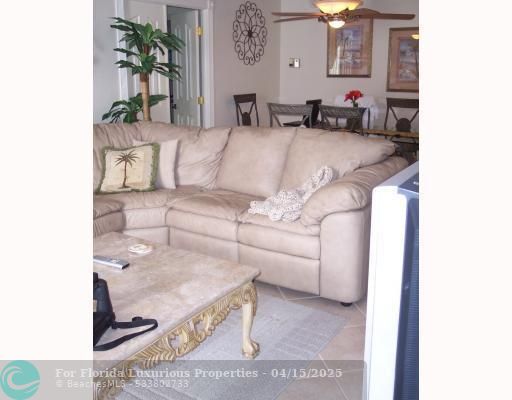Photo: 4 of 5