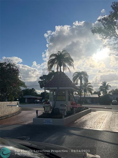 Photo: 22 of 23