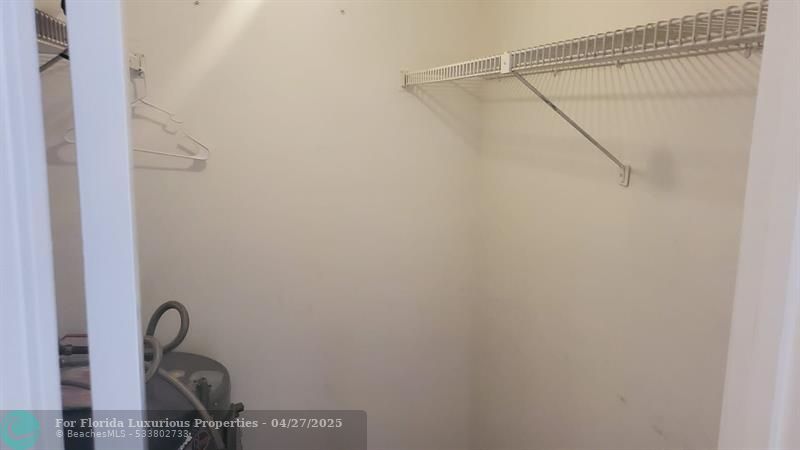 Photo: 18 of 24