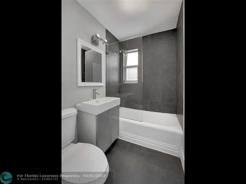 Photo: 22 of 25