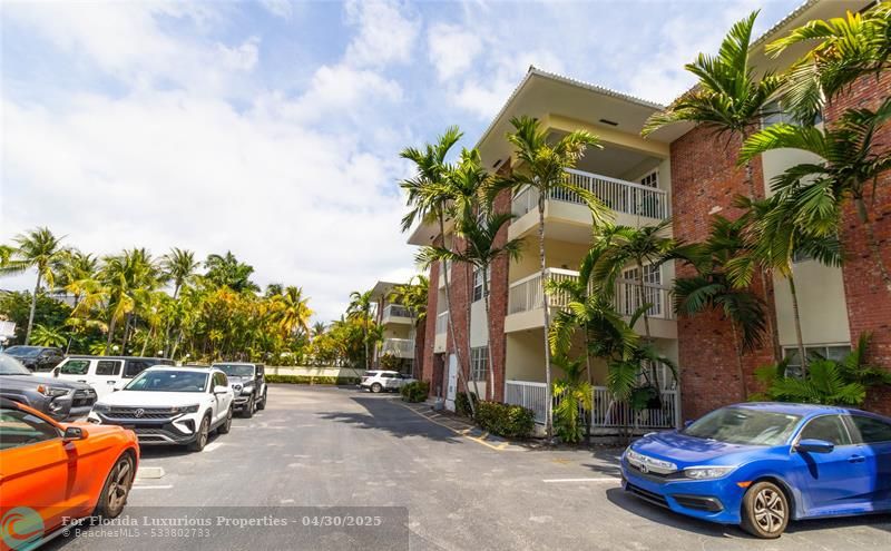 2424 SE 17th St #305B