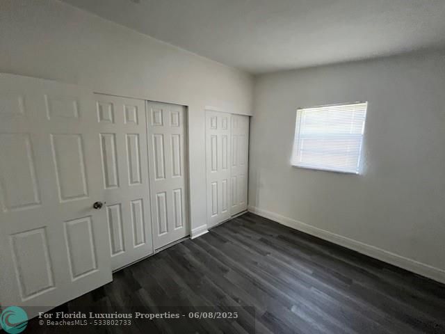 Photo: 16 of 27